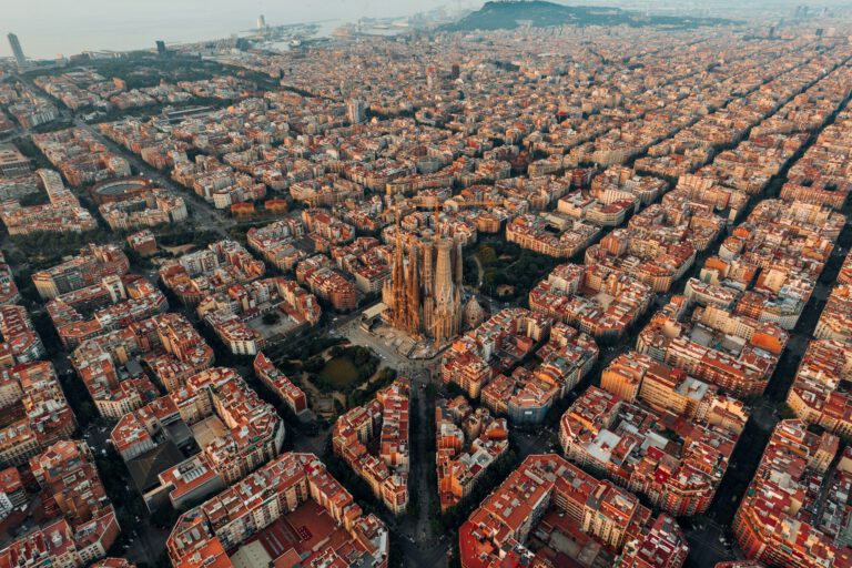 Estudiar en Barcelona: guía para aprender español y catalán